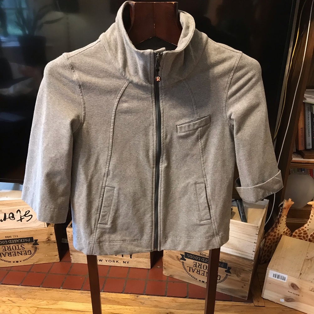 Lululemon summer jacket size 8